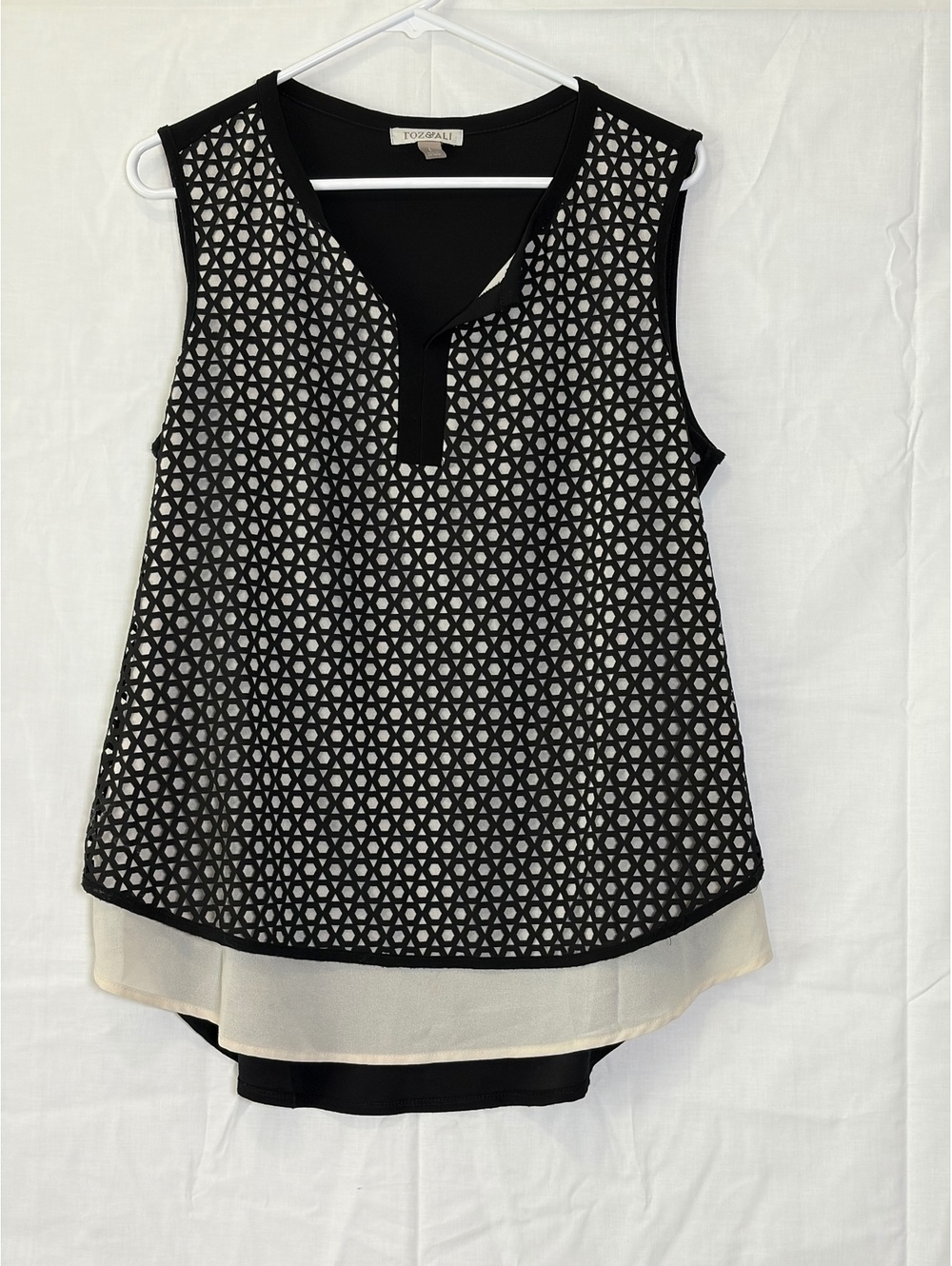 Roz & Ali Women's Sleeveless Black and White Layered Blouse Size L